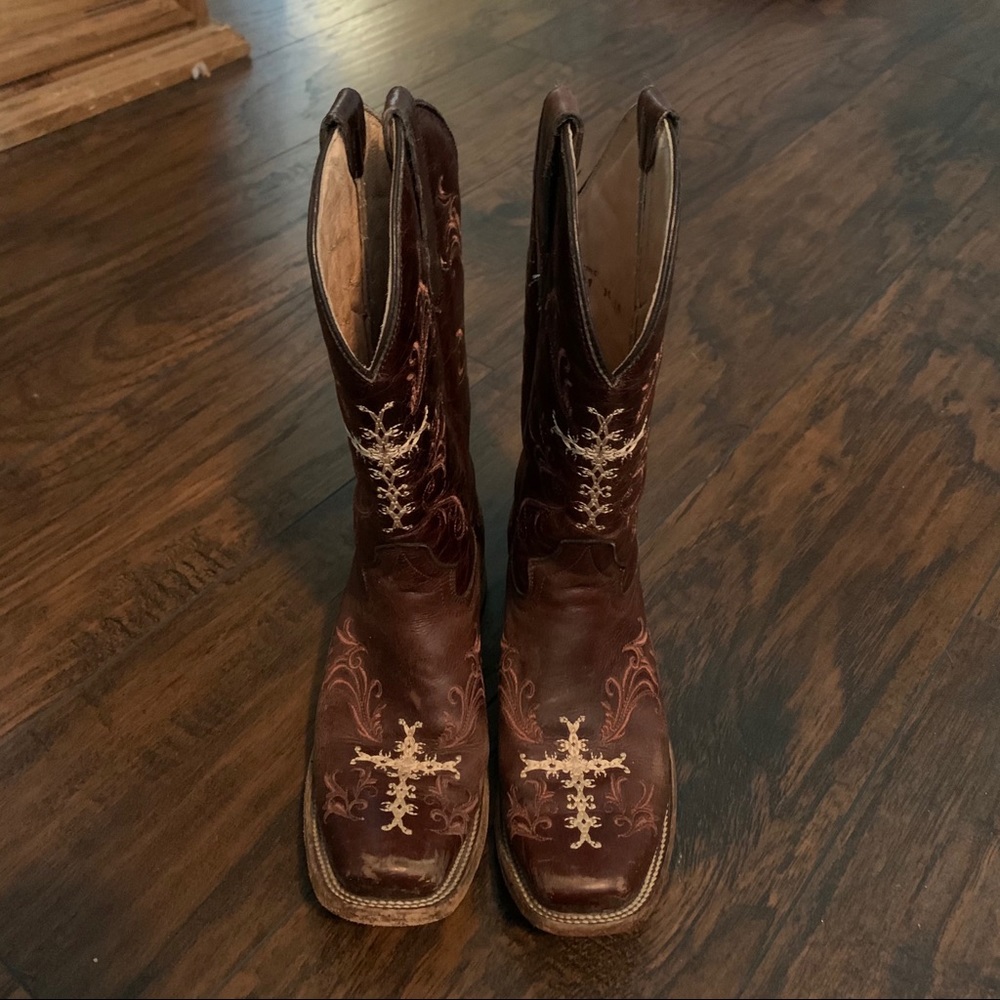 Circle G Cross square toe boots